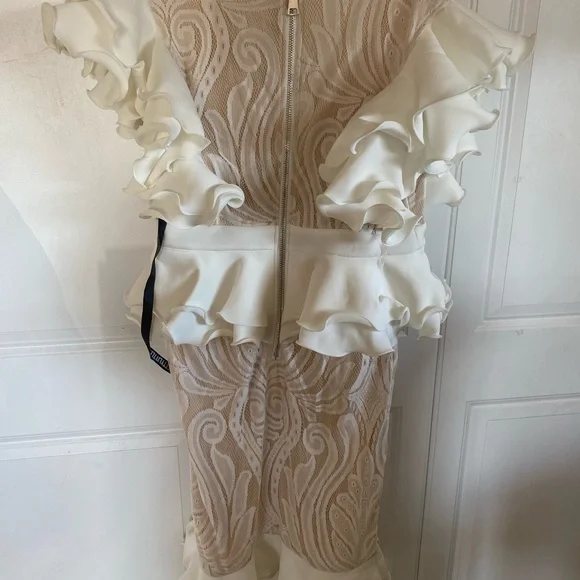 Pretty Little Thing White Lace Ruffle Plunge Midi - Picture 3 of 5